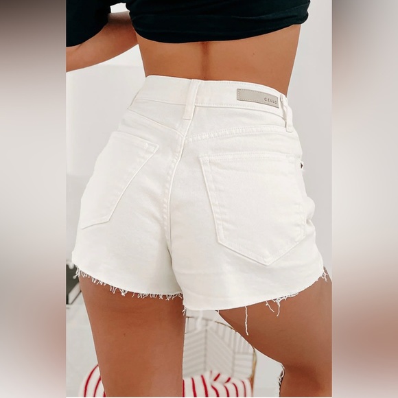 CELLO EFFORTLESSLY CASUAL HIGH RISE RAW HEM MOM SHORTS IVORY New - Picture 2 of 12